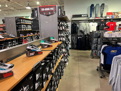 Sporting Goods Store «Nike Factory Store», reviews and photos, 1 Outlet Blvd #600, Wrentham, MA 02093, USA