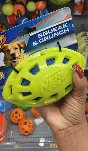 Pet Supply Store «Petco Animal Supplies», reviews and photos, 3525 W Victory Blvd, Burbank, CA 91505, USA