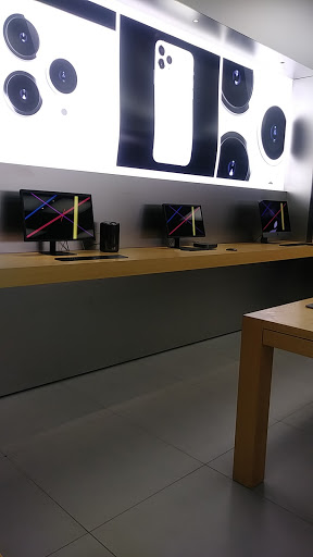 Computer Store «Apple Easton Town Center», reviews and photos, 4210 The Strand, Columbus, OH 43219, USA