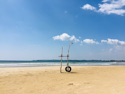 Weligama Beach'in fotoğrafı - rahatlamayı sevenler arasında popüler bir yer