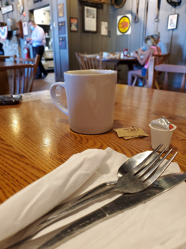 American Restaurant «Cracker Barrel Old Country Store», reviews and photos, 19550 Coastal Hwy, Rehoboth Beach, DE 19971, USA