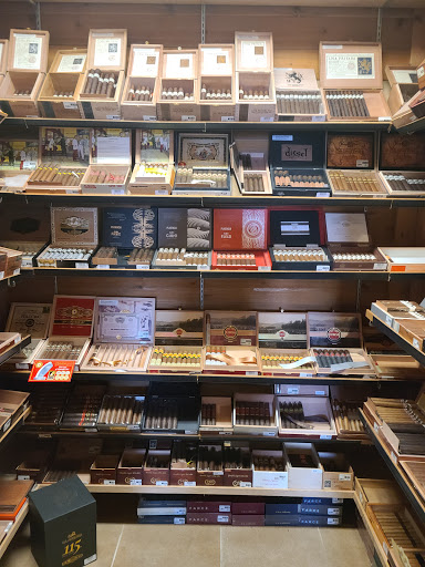 Smoker Friendly Cigar Lounge