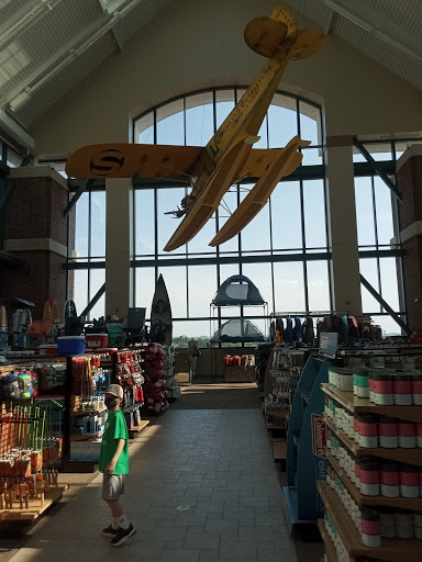 Sporting Goods Store «SCHEELS», reviews and photos, 6503 W 135th St, Overland Park, KS 66223, USA