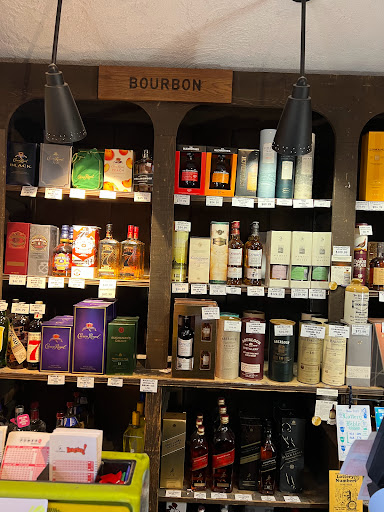 Liquor Store «Banner Wines & Liquors», reviews and photos, 66 N Main St, Norwalk, CT 06854, USA