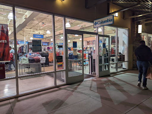Sportswear Store «Columbia Sportswear Outlet Store - Premium Outlets», reviews and photos, 4976 Premium Outlets Way, Chandler, AZ 85226, USA