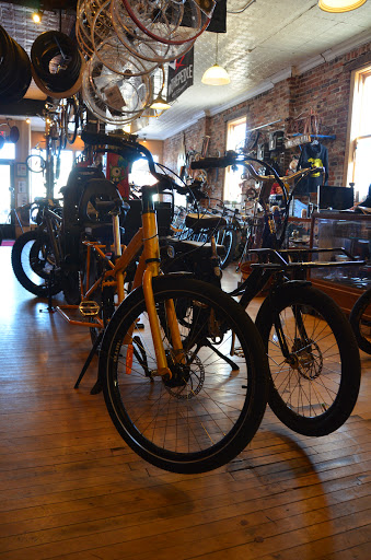 Bicycle Store «Ichi Bike», reviews and photos, 311 E Walnut St, Des Moines, IA 50309, USA