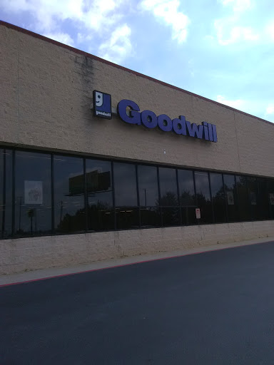 Thrift Store «Goodwill of North Georgia: Kennesaw Store and Donation Center», reviews and photos, 2500 Cobb Pkwy N, Kennesaw, GA 30152, USA