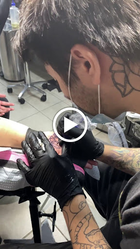 Tattoo Shop «Royal Flesh Tattoo and Piercing», reviews and photos, 4005 N Broadway St, Chicago, IL 60613, USA