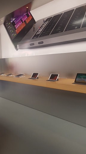 Apple Fashion Island image