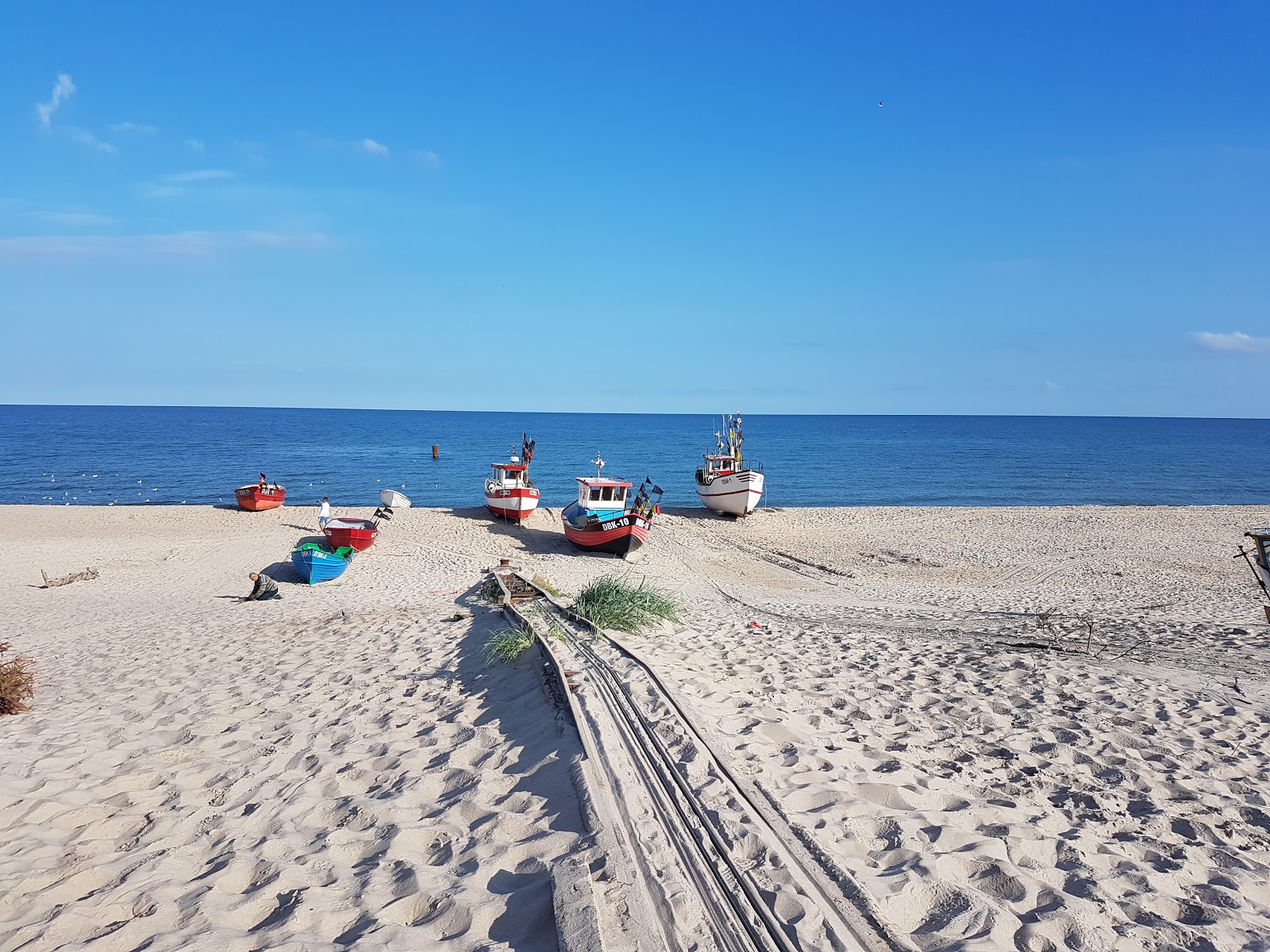 Foto van Dabki Beach met hoog niveau van netheid