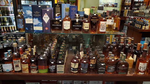 Wine Store «Arlington Wine & Liquor», reviews and photos, 718 Dutchess Turnpike, Poughkeepsie, NY 12603, USA