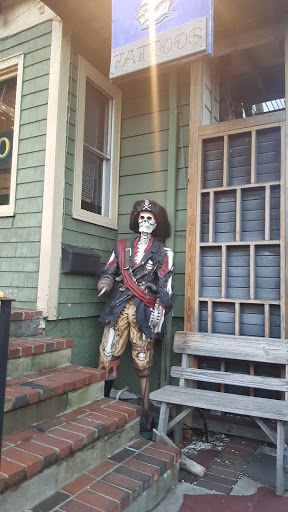 Tattoo Shop «Mooncusser Tattoo Studio», reviews and photos, 3 Standish St, Provincetown, MA 02657, USA