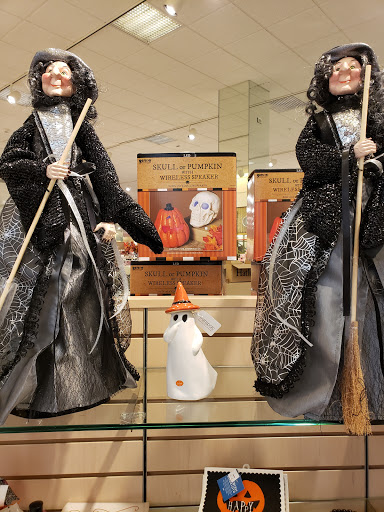 Department Store «Von Maur», reviews and photos, 100 Magnolia Ln, Beavercreek, OH 45440, USA