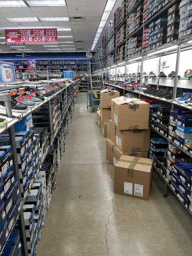 Shoe Store «SKECHERS Factory Outlet», reviews and photos, 1304 S Harbor Blvd, Fullerton, CA 92832, USA