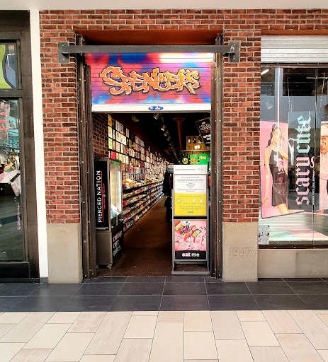 SPENCER GIFTS, 5166 N Montclair Plaza Ln, Montclair, CA 91763, USA, 