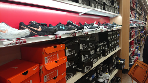 Shoe Store «Famous Footwear», reviews and photos, 1515 US-22 #42, Watchung, NJ 07069, USA