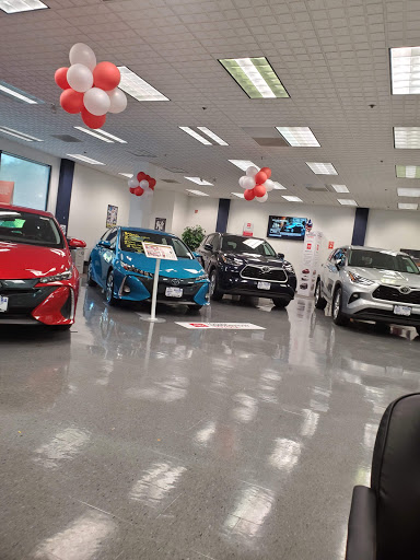 Toyota Dealer «Rivera Toyota of Mt. Kisco», reviews and photos, 325 N Bedford Rd, Mt Kisco, NY 10549, USA