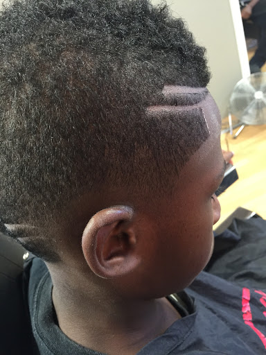 Barber Shop «Famous Cut Barber Shop», reviews and photos, 12704 Western Ave, Blue Island, IL 60406, USA