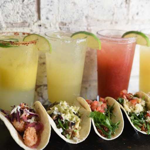 Bar & Grill «Kimmyz Tatum Point», reviews and photos, 4601 E Bell Rd, Phoenix, AZ 85032, USA