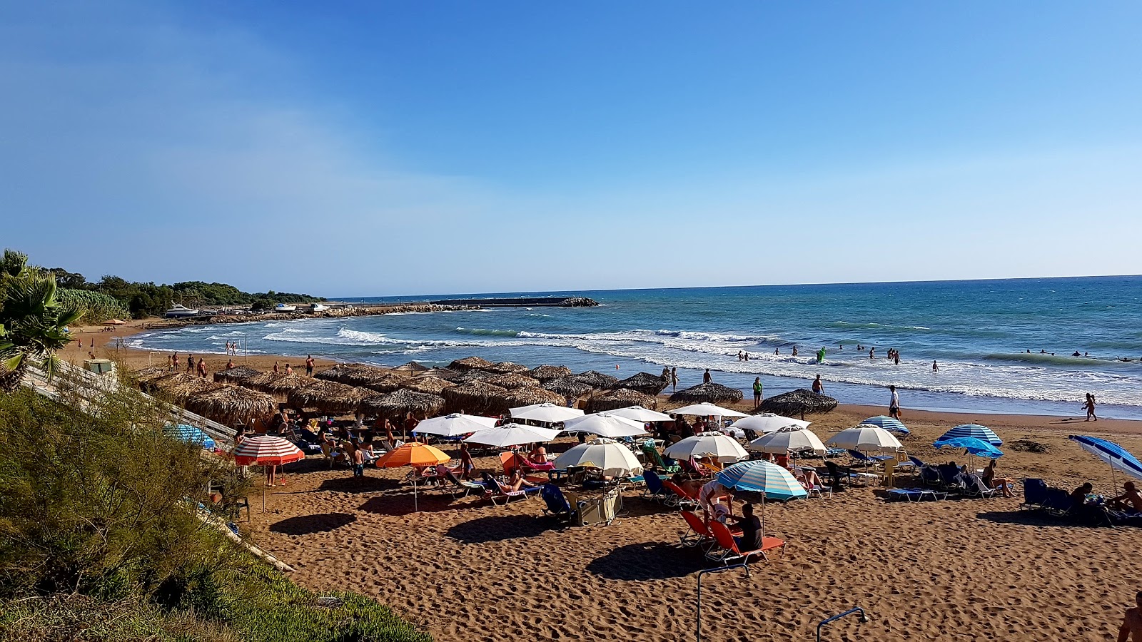 Amaliadas beach'in fotoğrafı düz ve uzun ile birlikte