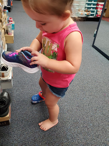 Shoe Store «Rack Room Shoes», reviews and photos, 1985 E Main St #1, Spartanburg, SC 29307, USA