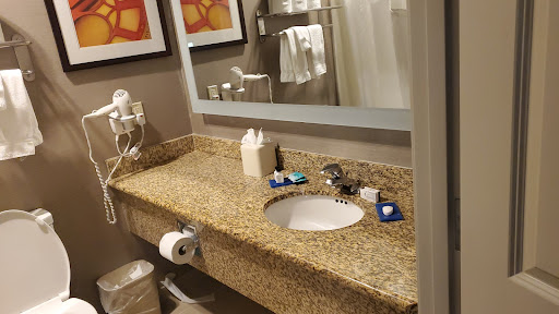 Holiday Inn Express & Suites Santa Clara, an IHG Hotel image
