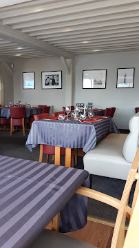 Atmosphère du Restaurant de fruits de mer Restaurant de la Marée à Grandcamp-Maisy - n°11