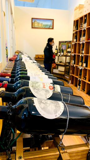 Liquor Store «Warehouse Wine & Liquor», reviews and photos, 113 Mill Plain Rd #6, Danbury, CT 06811, USA