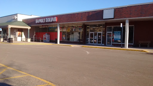 Dollar Store «FAMILY DOLLAR», reviews and photos, 21 Lakeland Plaza, Fox Lake, IL 60020, USA