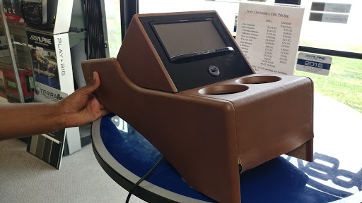 Car Stereo Store «WOW Electronics», reviews and photos, 21165 Gratiot Ave, Eastpointe, MI 48021, USA