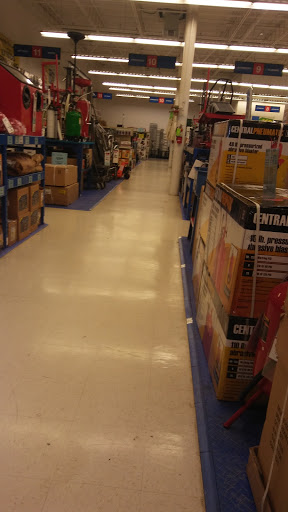 Hardware Store «Harbor Freight Tools», reviews and photos, 34600 Warren Rd, Westland, MI 48185, USA
