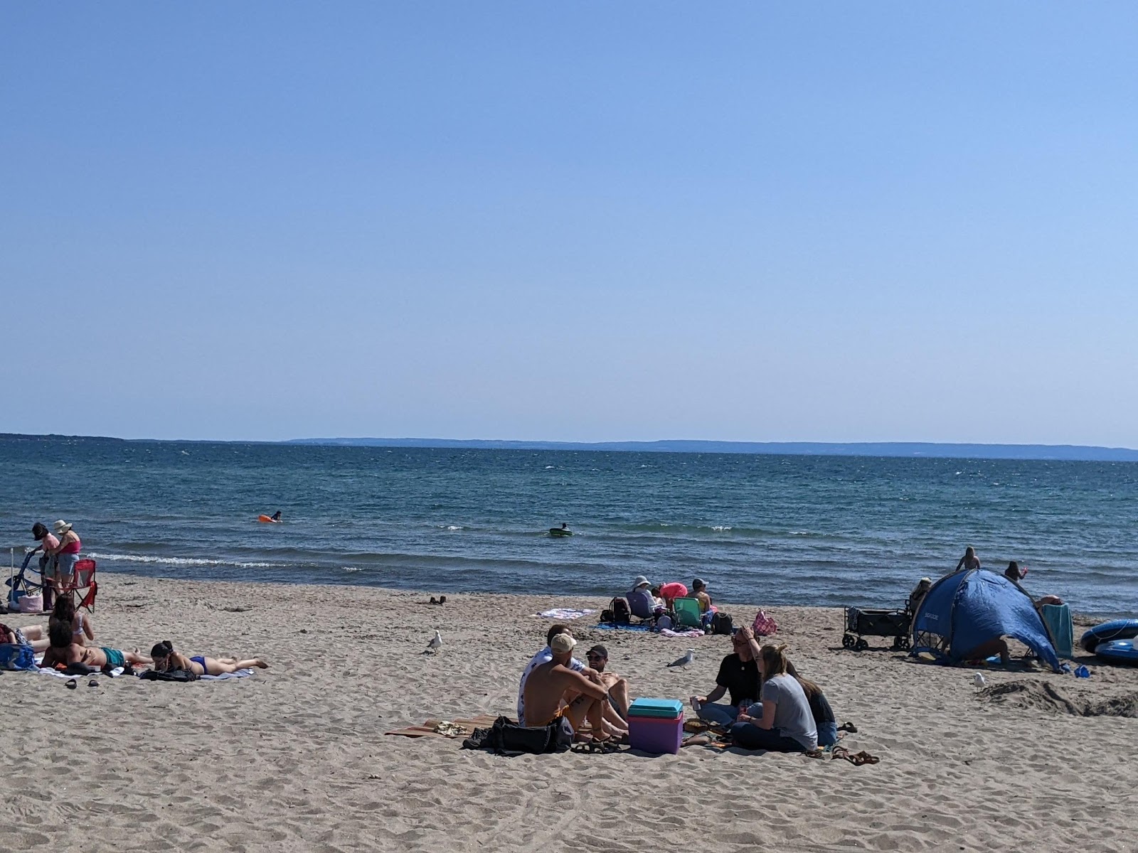 Foto av Balm Beach och bosättningen
