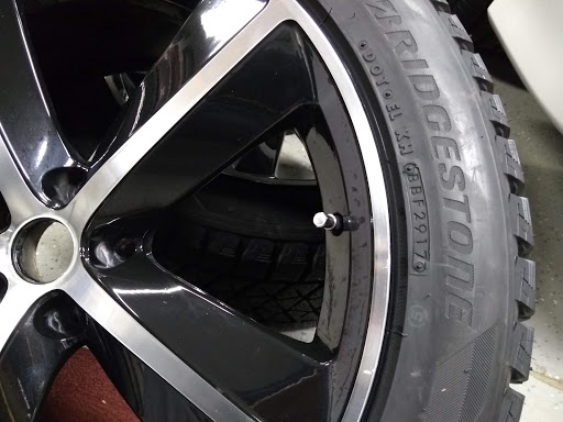 Tire Shop «Discount Tire Store - Auburn Hills, MI», reviews and photos, 200 Brown Rd, Auburn Hills, MI 48326, USA