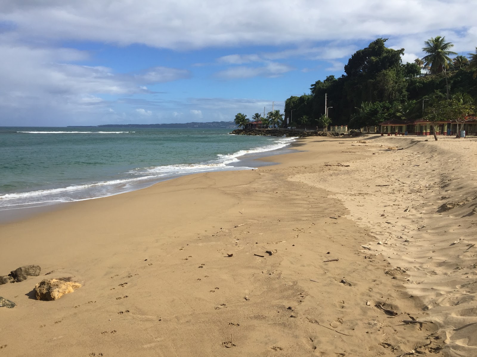 Fotografija Pico de Piedra beach z modra voda površino