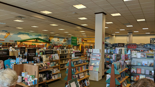 Book Store «Barnes & Noble Booksellers East Brunswick», reviews and photos, 753 New Brunswick Ave, East Brunswick, NJ 08816, USA