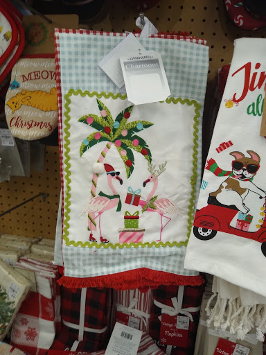 Home Goods Store «Tuesday Morning», reviews and photos, 2648 Tamiami Trail E, Naples, FL 34112, USA