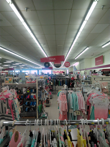 Department Store «T.J. Maxx», reviews and photos, 951 W Pleasant Valley Rd, Parma, OH 44134, USA