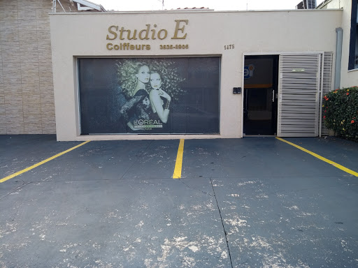 Logo da empresa - Studio E Coiffeurs
