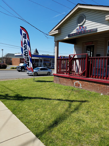 Barber Shop «Fatheadz Barber Shop», reviews and photos, 2516 Paul W Bryant Dr, Tuscaloosa, AL 35401, USA