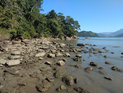 Praia Saco da Mae Maria'in fotoğrafı uçurumlarla desteklenmiş