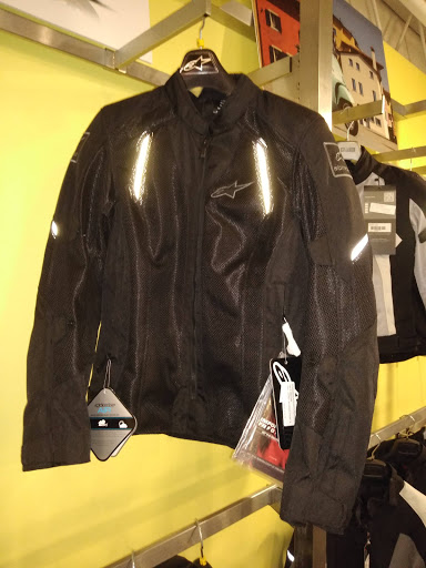 Motorcycle Dealer «Commonwealth Motorcycles», reviews and photos, 625 E Jefferson St, Louisville, KY 40202, USA