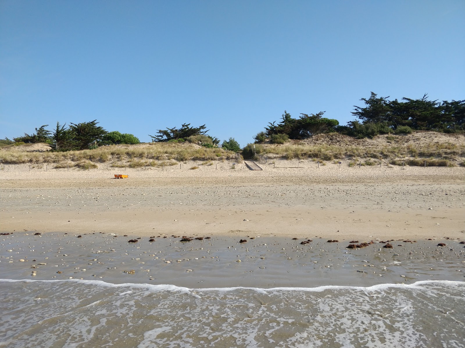 Peu Ragot beach'in fotoğrafı - rahatlamayı sevenler arasında popüler bir yer