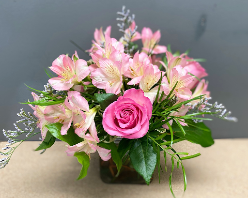 Florist «Crescent Floral & Gifts», reviews and photos, 2140 Wealthy St SE, Grand Rapids, MI 49506, USA