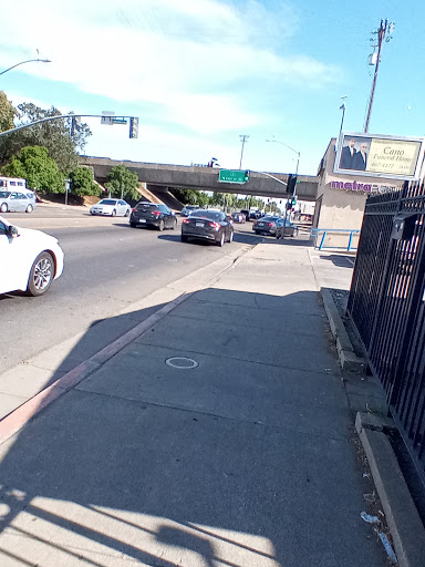 Grocery Store «Smart & Final», reviews and photos, 147 N Wilson Way, Stockton, CA 95205, USA