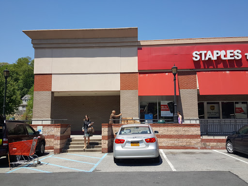 Office Supply Store «Staples», reviews and photos, 855 Central Park Ave, Scarsdale, NY 10583, USA
