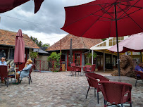 Atmosphère du Restaurant Aux Trois Damoiselles à Beuvron-en-Auge - n°2