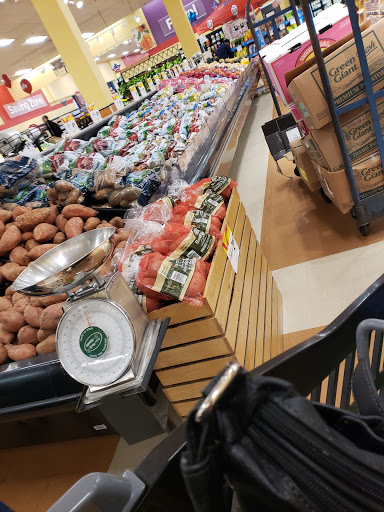 Grocery Store «Shoppers», reviews and photos, 10864 Sudley Manor Dr, Manassas, VA 20109, USA