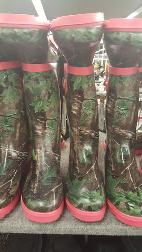 Shoe Store «Super Shoes», reviews and photos, 1525 Lincoln Way E, Chambersburg, PA 17202, USA