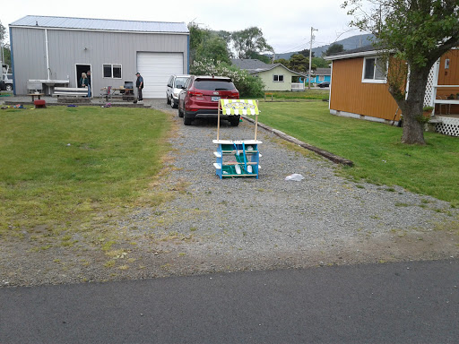 Grocery Store «Rockaway Beach Market», reviews and photos, 208 S Anchor St, Rockaway Beach, OR 97136, USA