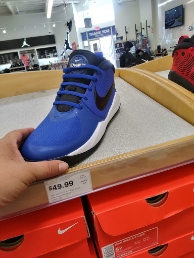 Shoe Store «WSS», reviews and photos, 460 San Fernando Mission Blvd, San Fernando, CA 91340, USA